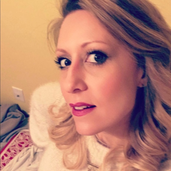 Meet your Posher, Sherry - Picture 3 of 3